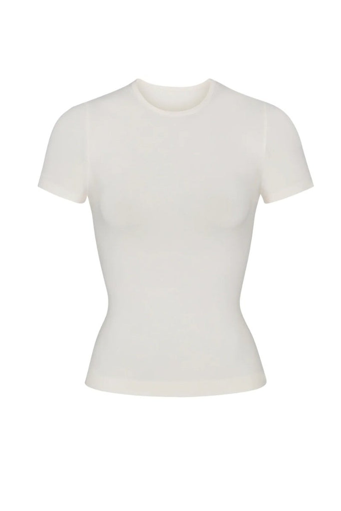 10 Classic Pieces You Need in Your Wardrobe