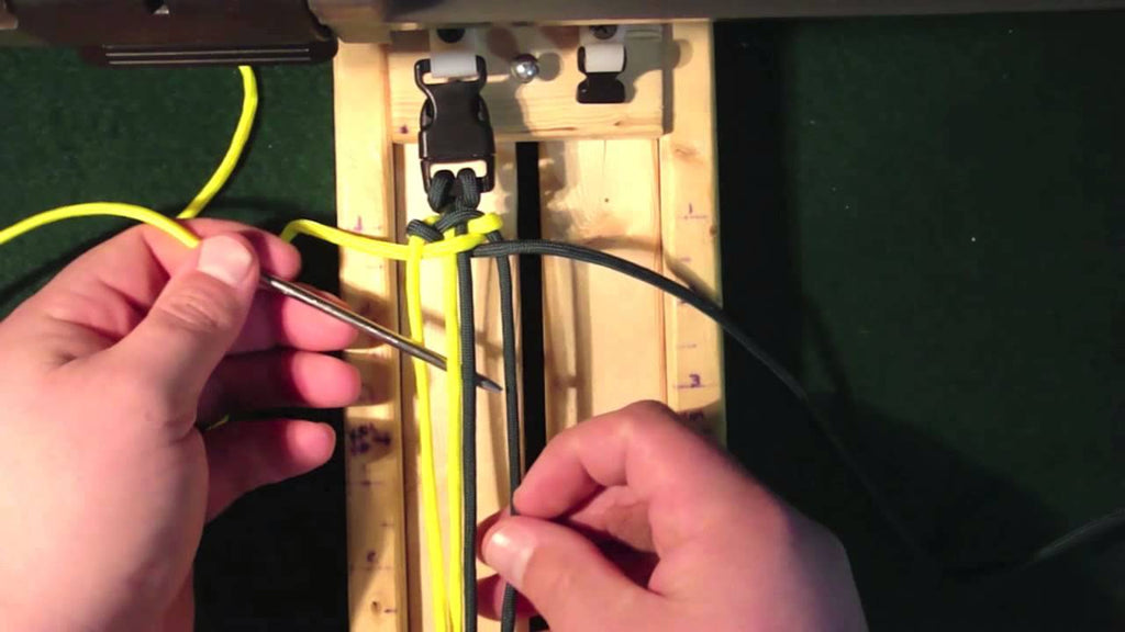 Here is my take on showing how to weave the Ladder Rack with Paracord