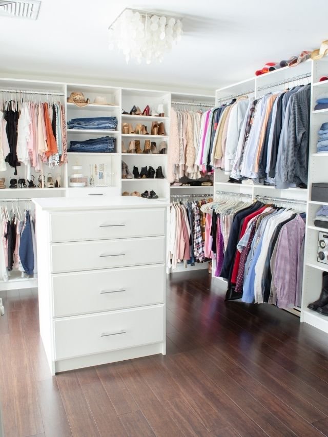 Guide to Our Luxurious Walk In Closet
