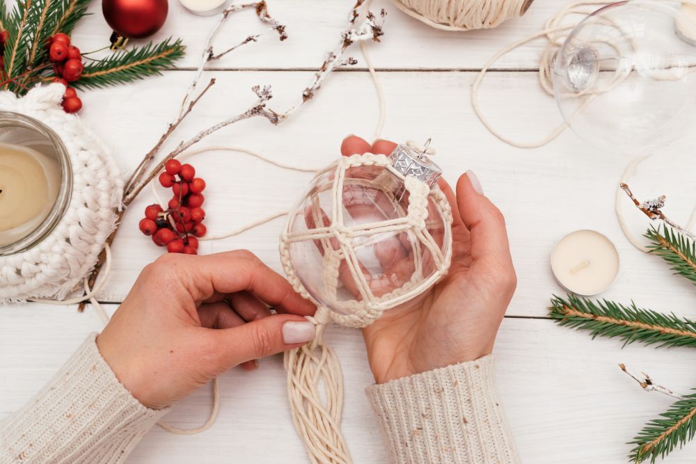55 DIY Christmas Ornaments: From Easy To Intricate!