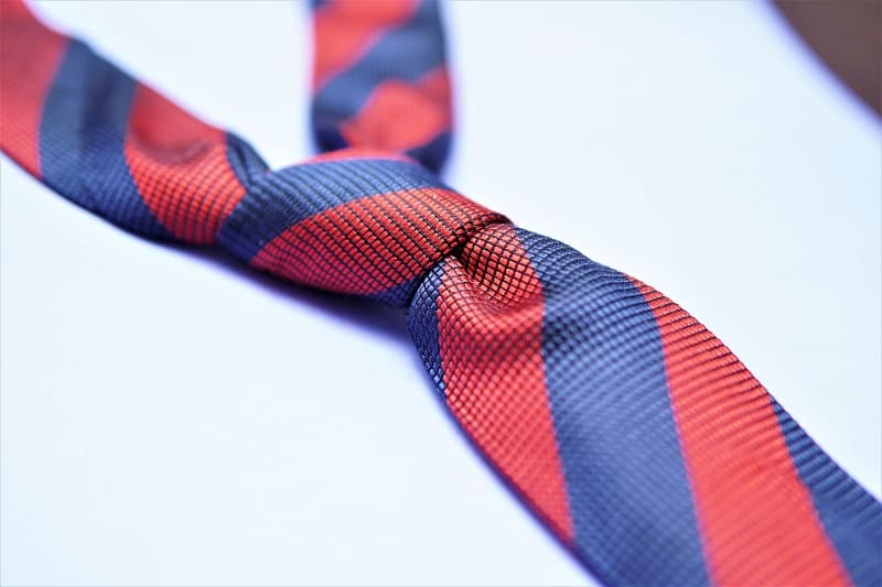 How To Tie a Tie: The Four Best Knots